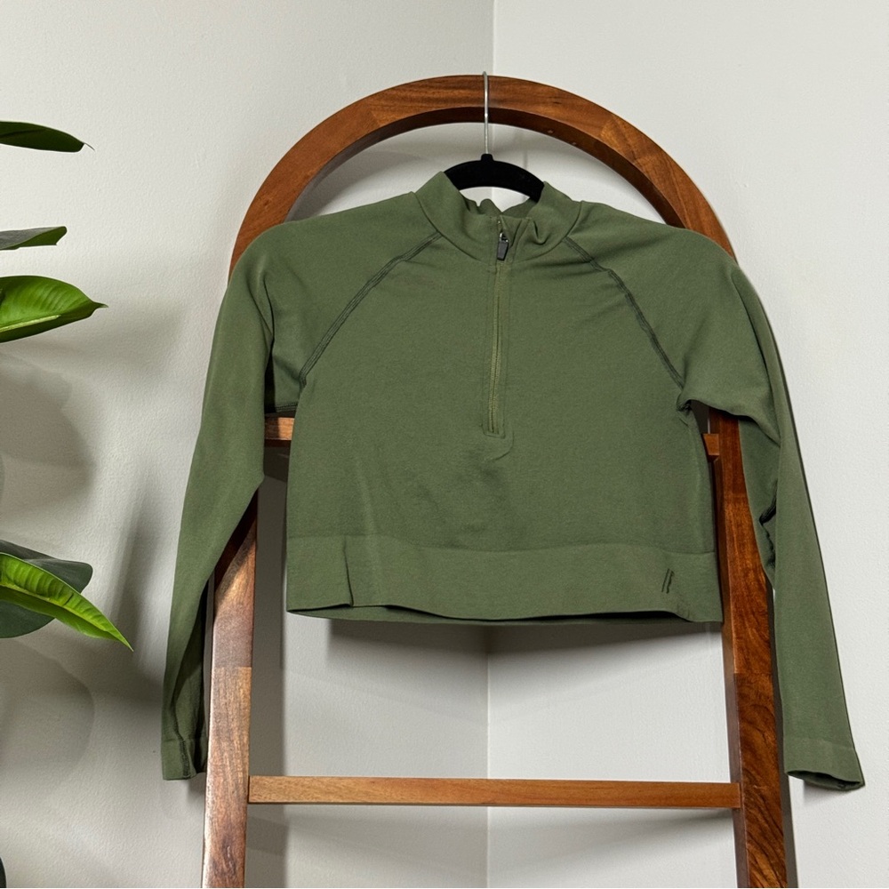 Tala LARGE Olive Green Long Sleeve Seamless Athletic 1/2 Zip Crop Top